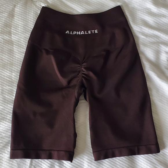 Alphalete Amplify Biker Shorts 4.5" - Picture 2 of 2